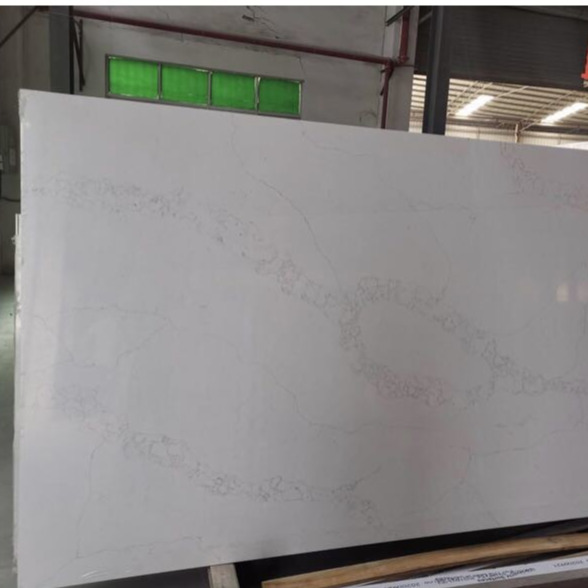Cuarzo blanco de imitación de mármol de Calacatta para el top de la