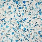 Cuarzo superficial de cristal azul y blanco casero con las sombras azules de Grinded