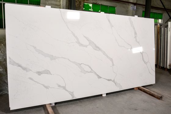 Piedra blanca sólida del cuarzo de Calacatta para los materiales de construcción de las encimeras