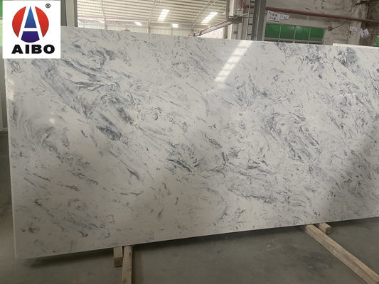 Losa de piedra del cuarzo del NSF Calacatta con el rasguño blanco del fondo resistente
